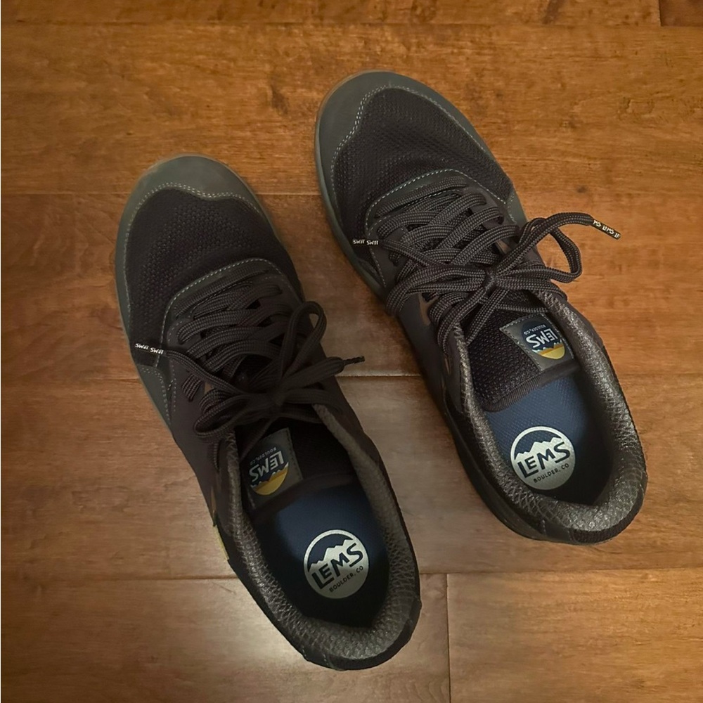 Men's Black Athletic Shoes